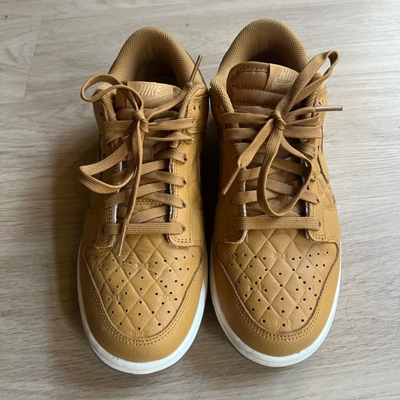 Nike dunk low "quilted wheat" shoes sz 8.5 - Picture 4 of 8
